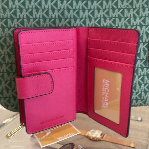 MICHAEL KORS
Medium Crossgrain Leather Wallet
Electric Pink 
NWT - Picture 8 of 16